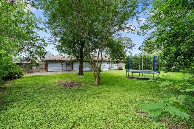 Building Photo - 9333 Walterville Rd
