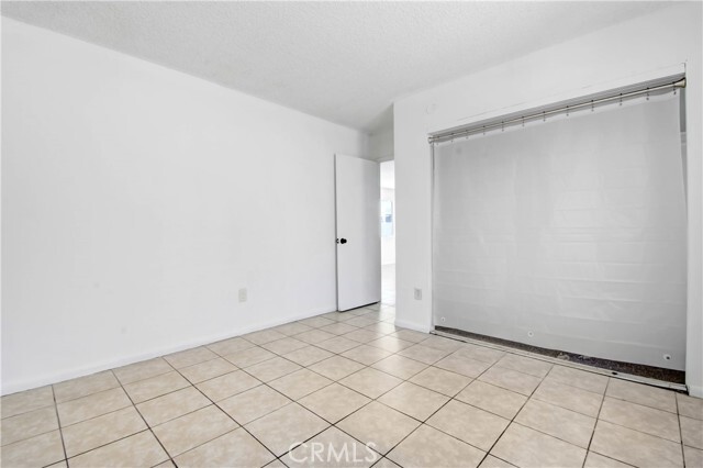 Building Photo - 4039 Lorraine Dr