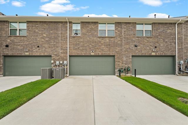 Building Photo - 5824 Ridgeline Dr