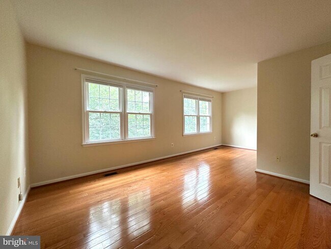 Building Photo - 5127 Kenside Ct