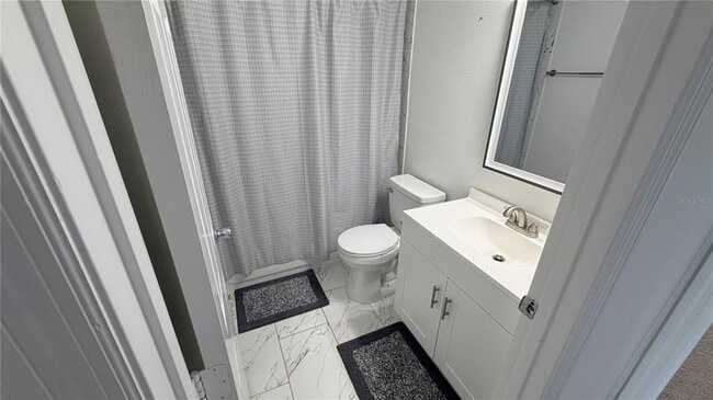 Building Photo - 456 Knollwood Dr