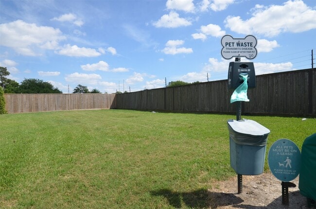 Building Photo - 2911 Meadowglen Cove