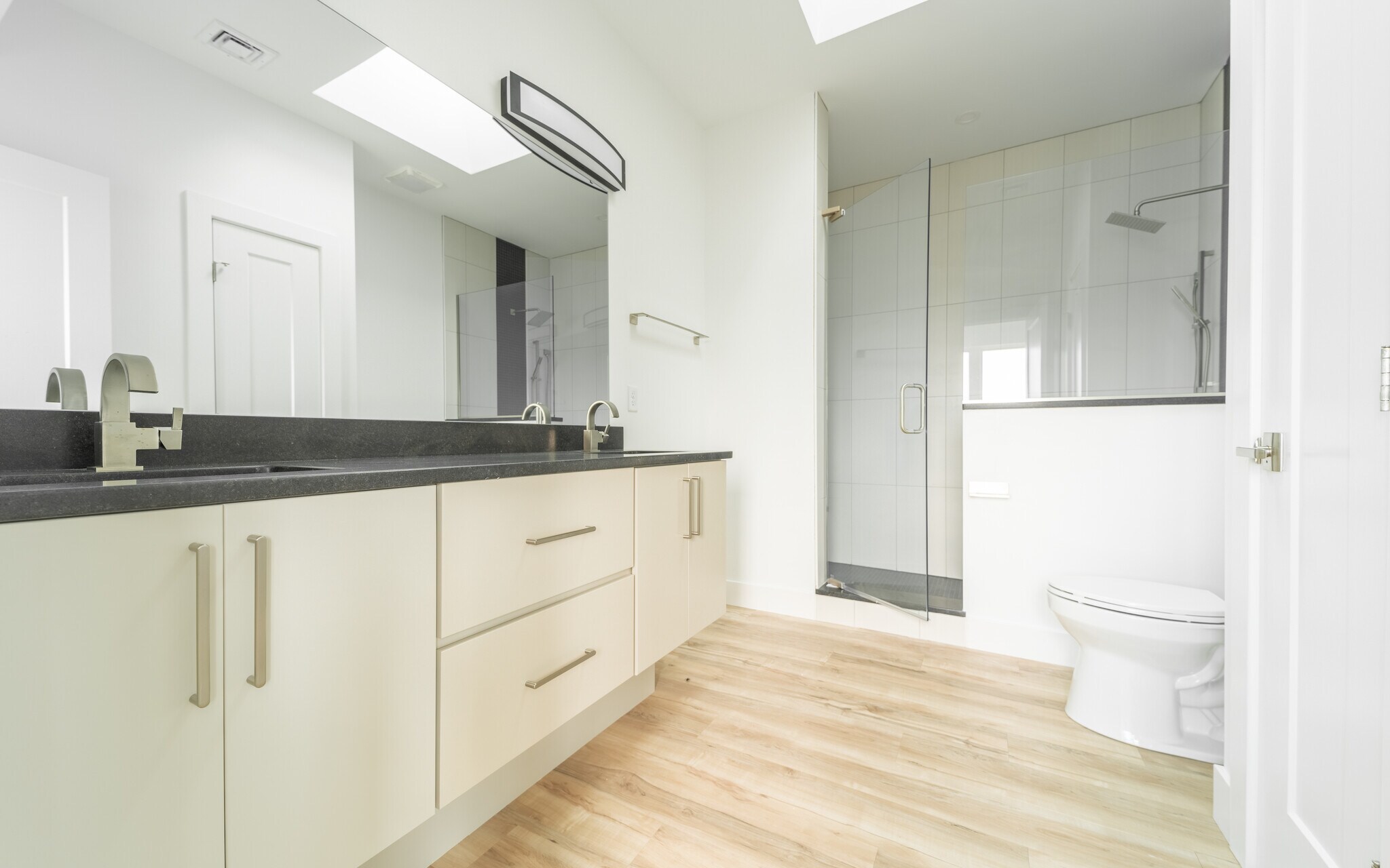 Primary Bath - 428 Penn Ave