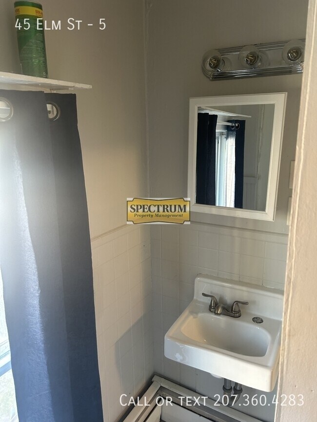 Building Photo - 45 Elm St