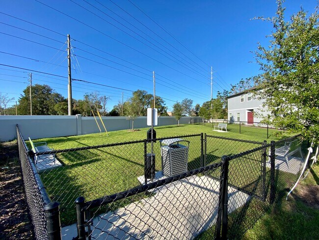 Building Photo - Brand New Townhome for Rent in Gated Commu...