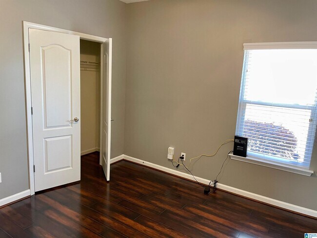 Building Photo - 2715 Oxmoor Glen Dr