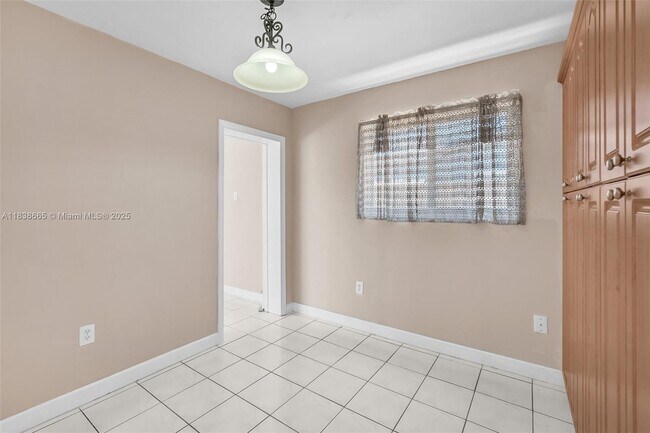Building Photo - 9200 SW 54th St