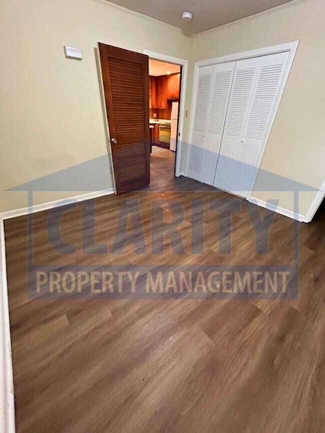 Building Photo - 405 Emmett Ave NW