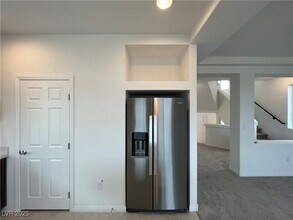 Building Photo - 5872 Aurora Gold Ave