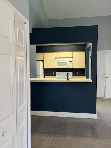 Building Photo - 537 Sun Ridge Pl