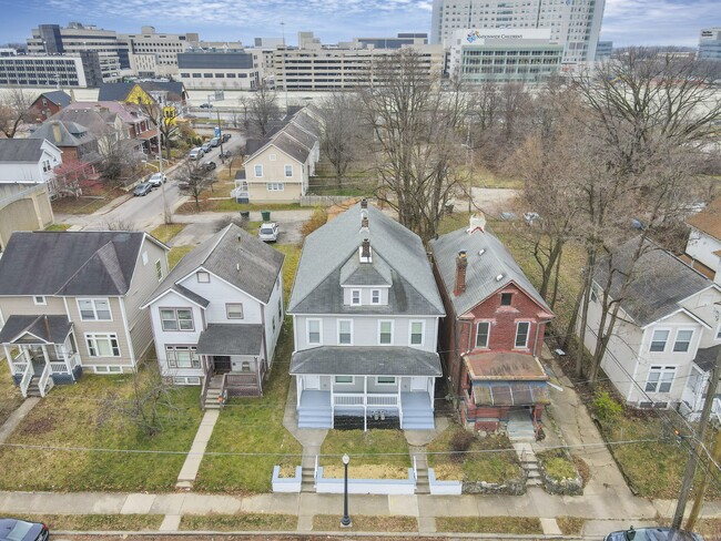 Building Photo - 741 E Mound St