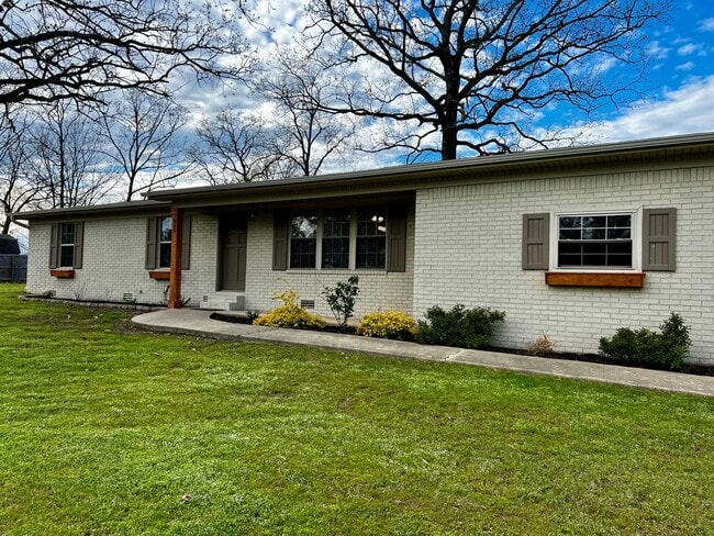 Building Photo - 895 Marion Anderson Rd