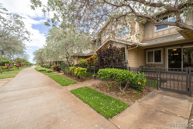 Building Photo - Available for move in on 7/8/25.   2 bedro...