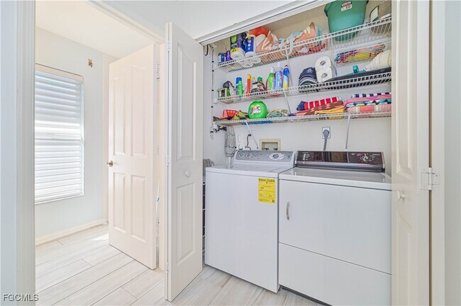 Building Photo - 915 New Waterford Dr