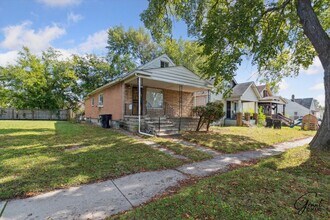 Building Photo - 3 bedroom - 1 bath  $1150/month