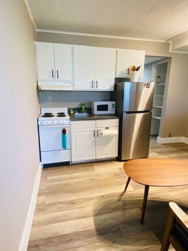 Building Photo - University Towers- FURNISHED 1bd/1ba Apartment #516 ready for you in FALL 2026! $1300 per month
