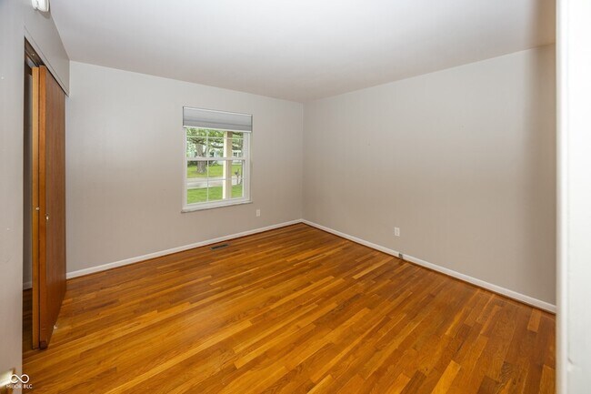 Building Photo - 628 Ash Dr