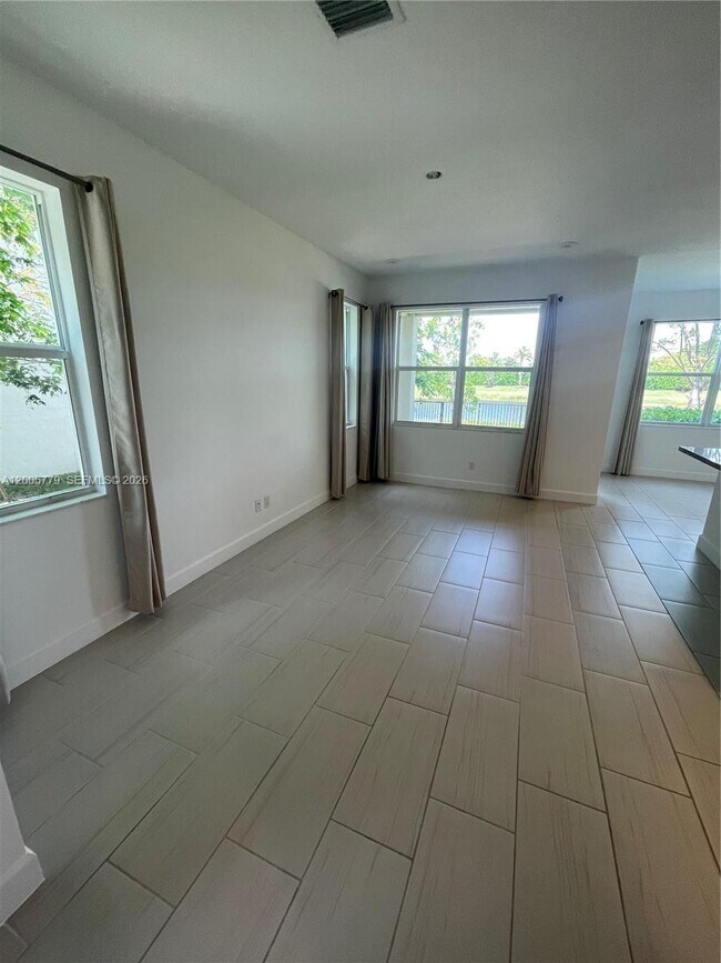 Building Photo - 9019 Kingsmoor Wy