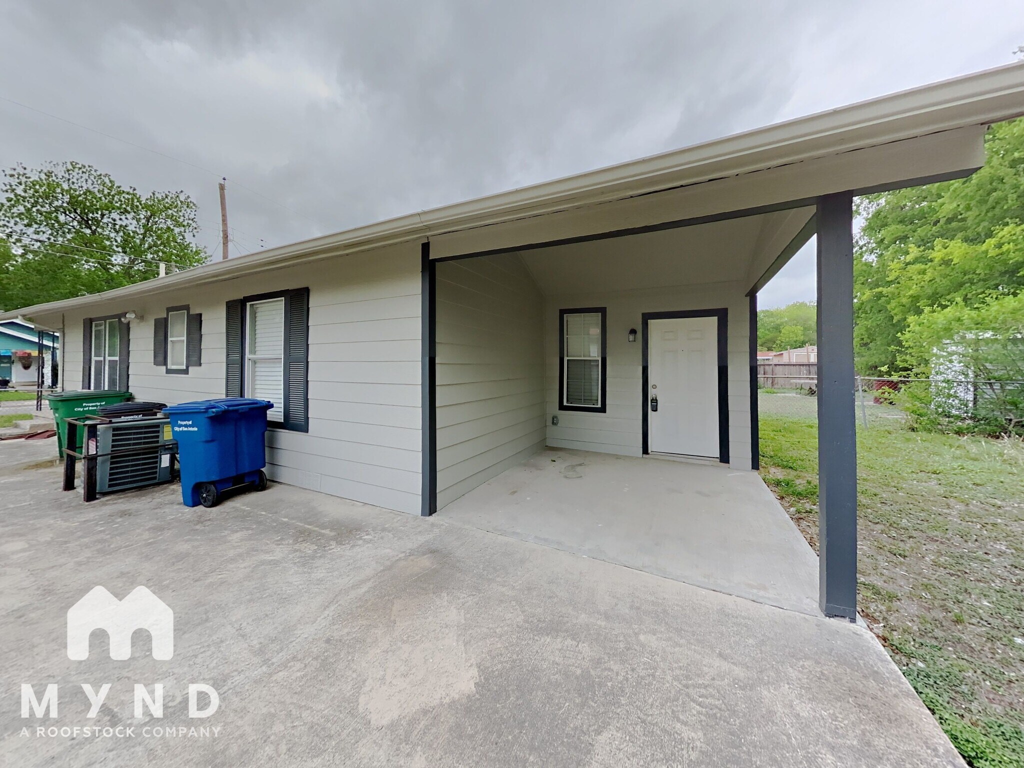 Building Photo - 235 E Lambert St