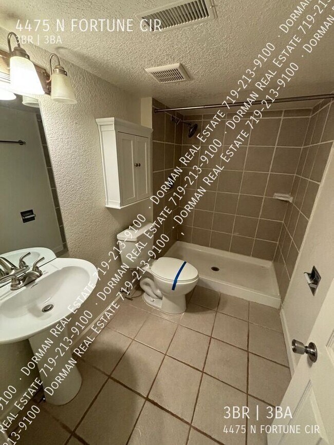 Building Photo - 4475 N Fortune Cir