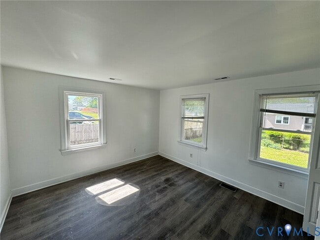Building Photo - 2922 Lincoln Ave