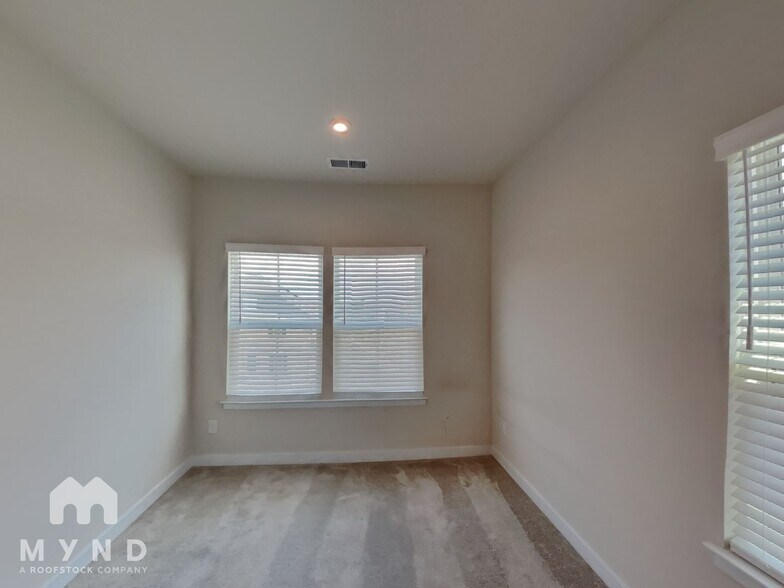 Building Photo - 2203 Doby Creek Ln
