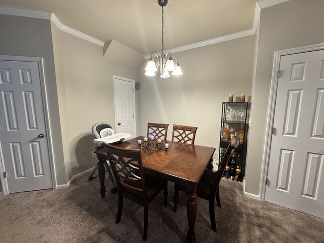 Building Photo - 400 Glenhaven Ln