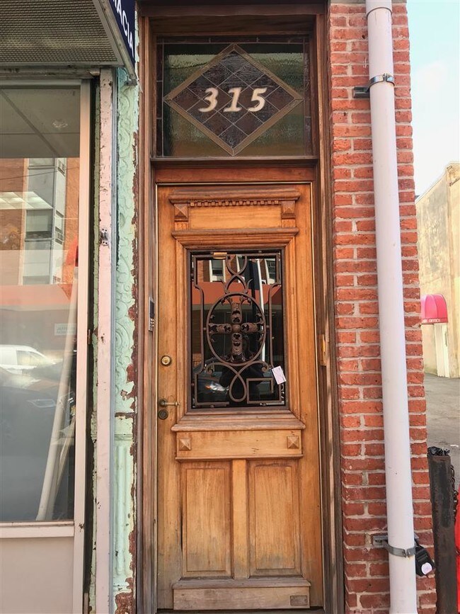 Building Photo - 315 Willow Ave