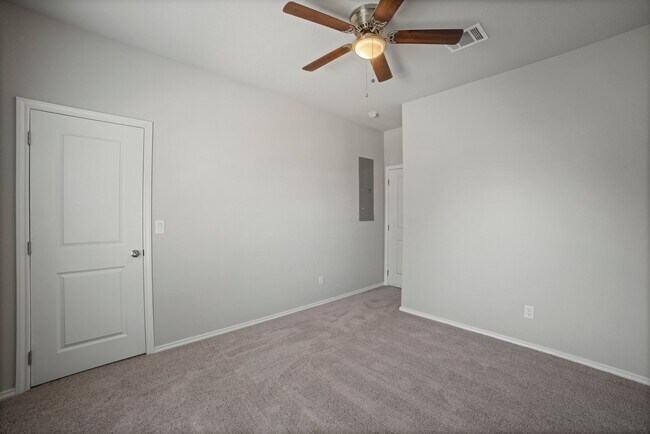 Building Photo - 7226 Briar Pl