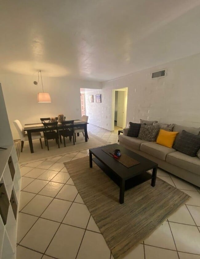 Building Photo - Fully Furnished 2 bedroom