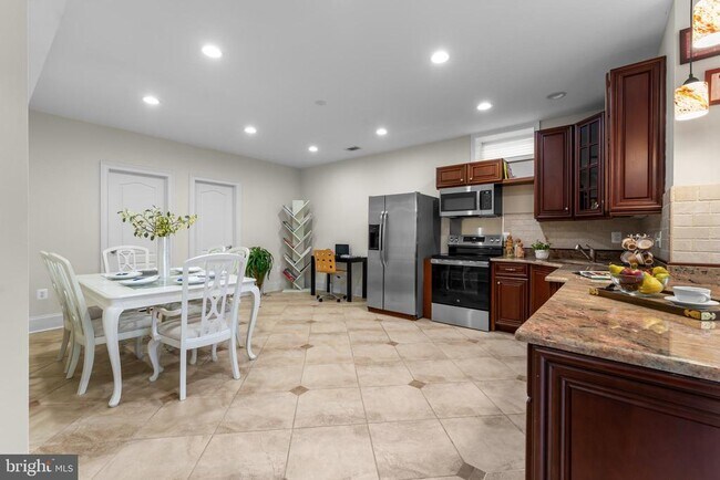 Building Photo - 43176 Tall Pines Ct