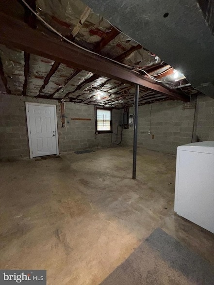Building Photo - 6526 Beechwood Dr