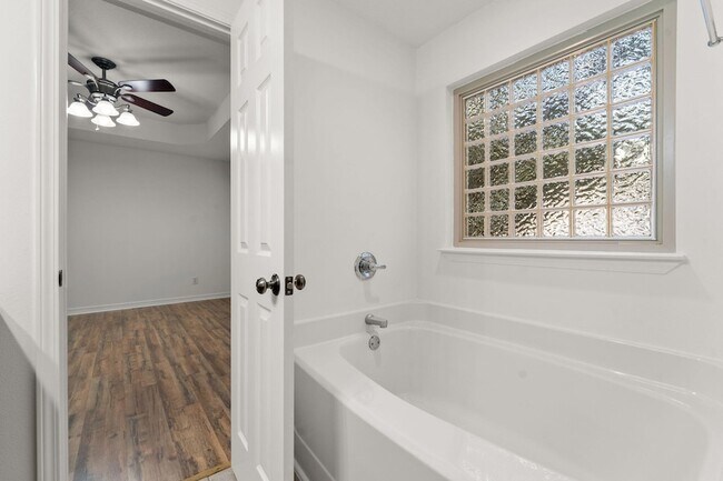 Building Photo - 71 Eventide Ln