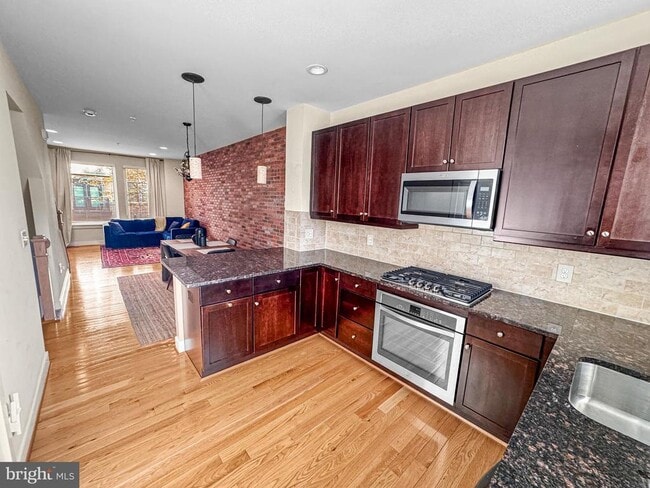 Building Photo - 5610 45th Ave