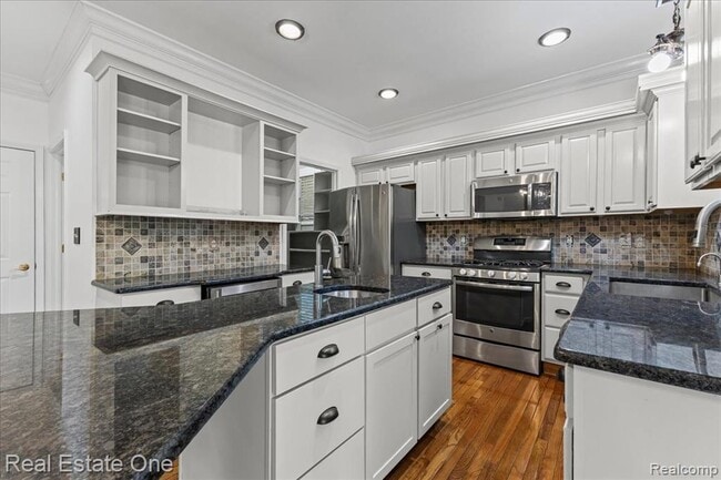 Building Photo - 2475 Horace St