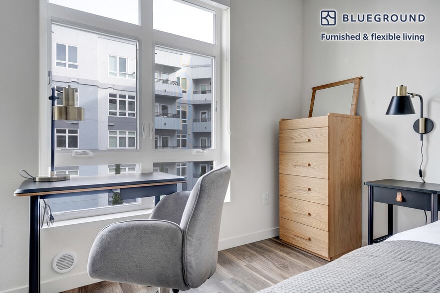 Building Photo - 3093 Broadway-SI FL5-ID698