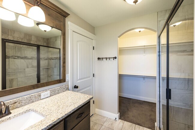 Building Photo - BEAUTIFUL 5 BED 3 BATH HOME IN FIRTH