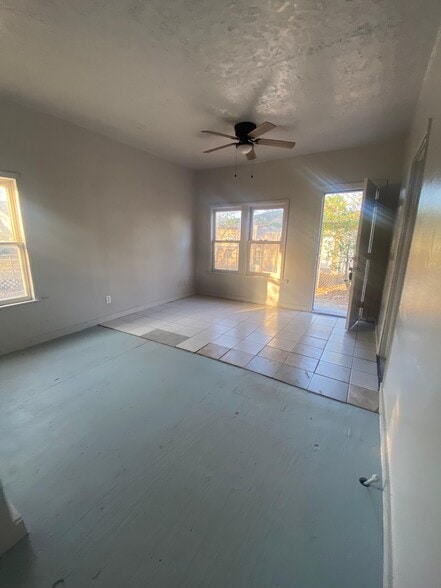 Livingroom - Dining room - 1234 E Jackson St