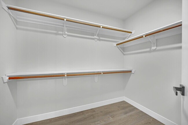 Building Photo - Step into this charming 3-bedroom, 3-bathroom home that has so much to offer!