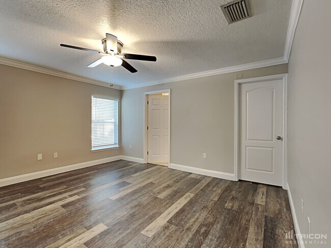 Building Photo - 11712 Colony Lakes Blvd