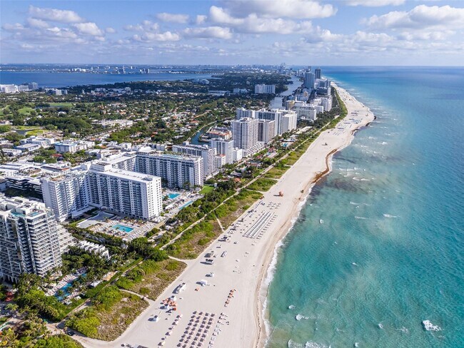 Building Photo - 2301 Collins Ave
