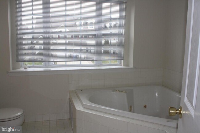 Building Photo - 189 Westbrook Dr