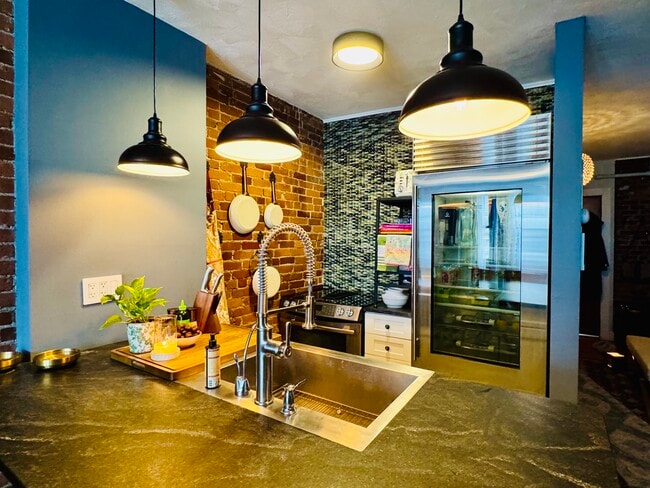 Building Photo - 265 Atwells Ave