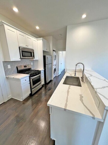 Building Photo - 2801 San Marino St