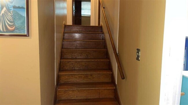 Building Photo - 416 Barbashela Dr