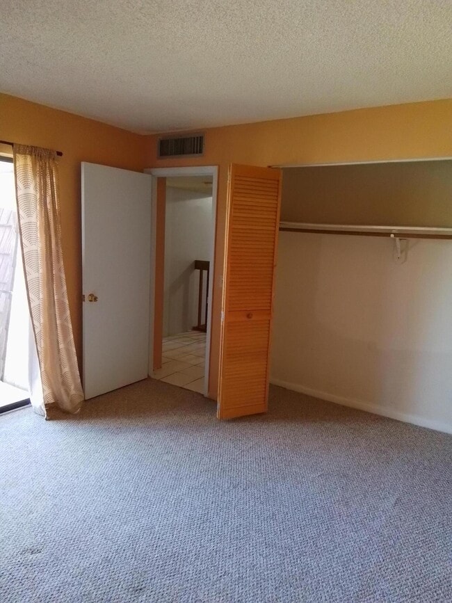 Building Photo - 1458 N Lawnwood Cir