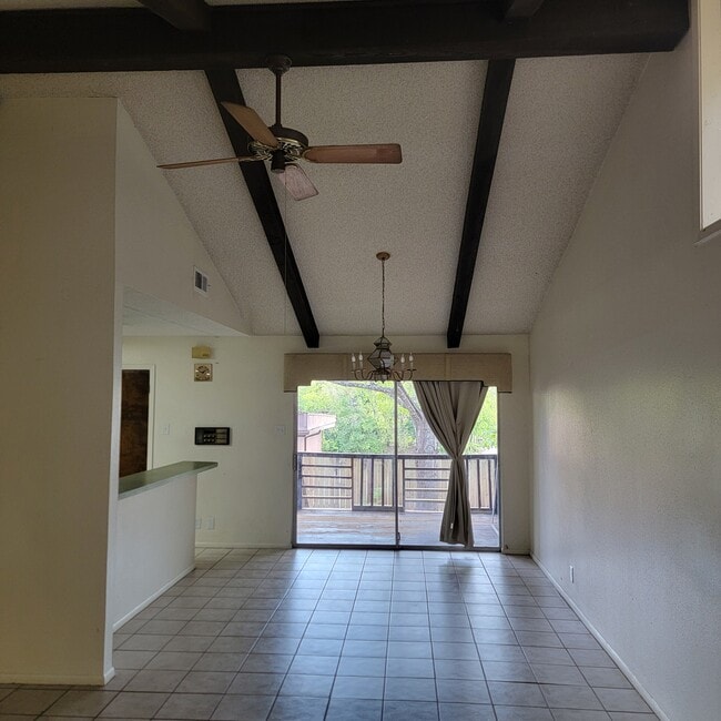 Building Photo - 3326 Scenic Ln