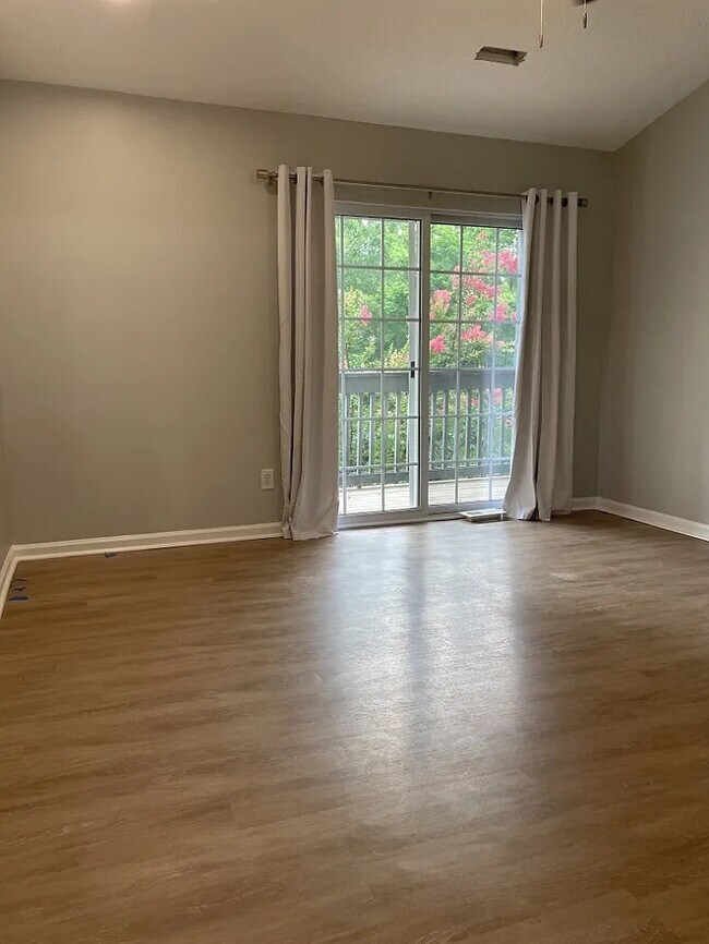 Building Photo - 131 Wexford Dr