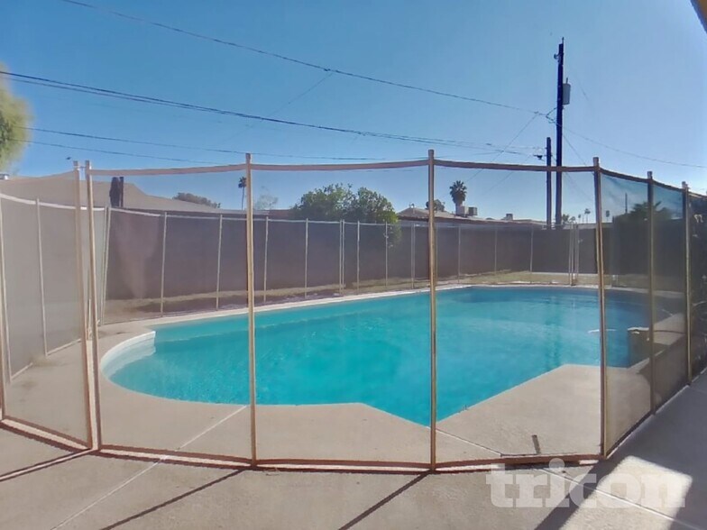 Building Photo - 3830 W Royal Palm Rd