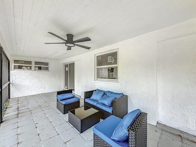 Building Photo - 635 Kingbird Cir